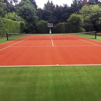 Terrain de tennis